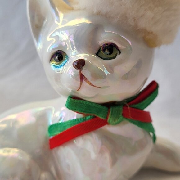 Vintage Iridescent Cat Figurine Christmas Kitty with Santa Hat Enesco 80's - Picture 7 of 8
